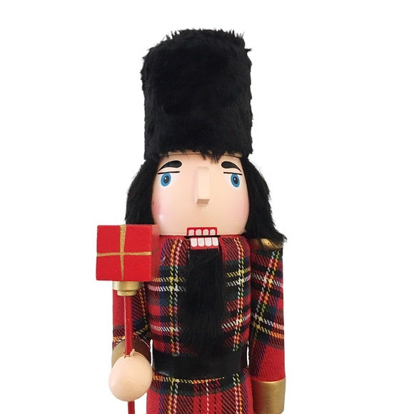 Sleigh Hill Trading co. Scottish Plaid Christmas Nutcracker - Picture 5 of 5